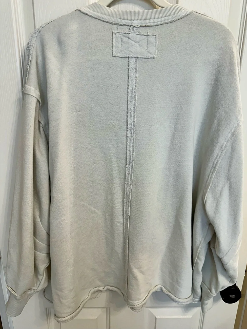We The Free Oversized V-Neck Venice Pullover in Light Gray/Green Size XS